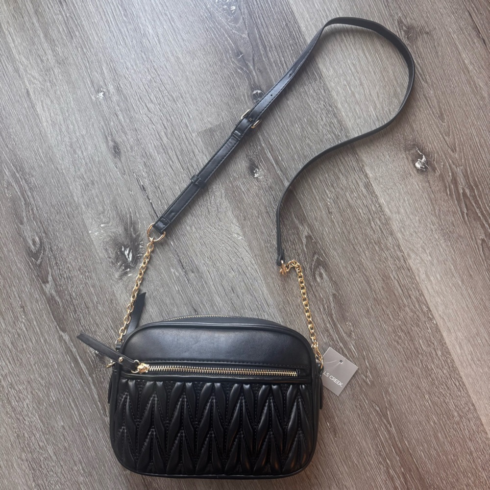 Falls Creek Black Quilted Crossbody Bag NWT Gold Chain Strap Pocket